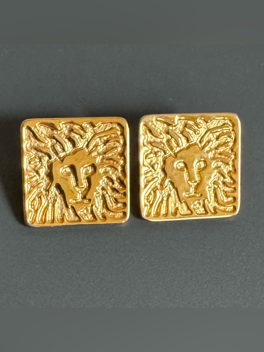 Vtg Anne Klein Gold Tone Lion Head Square Stud Pierced Earrings Statement Runway